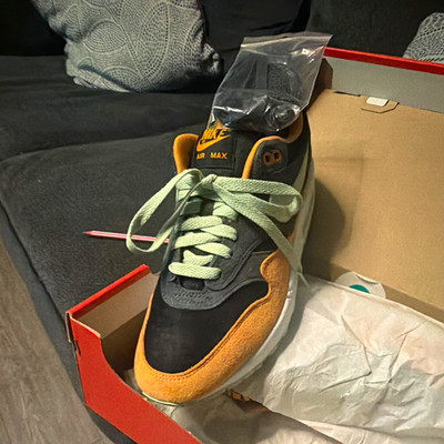 Nike Air Max 1 Men s Low Top Lace-Up Sneakers Black Tan Green Colorblock