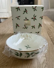 Mikasa Ribbon Holly Round Vegetable Serving Bowl 8-3/8” Japan New in Box