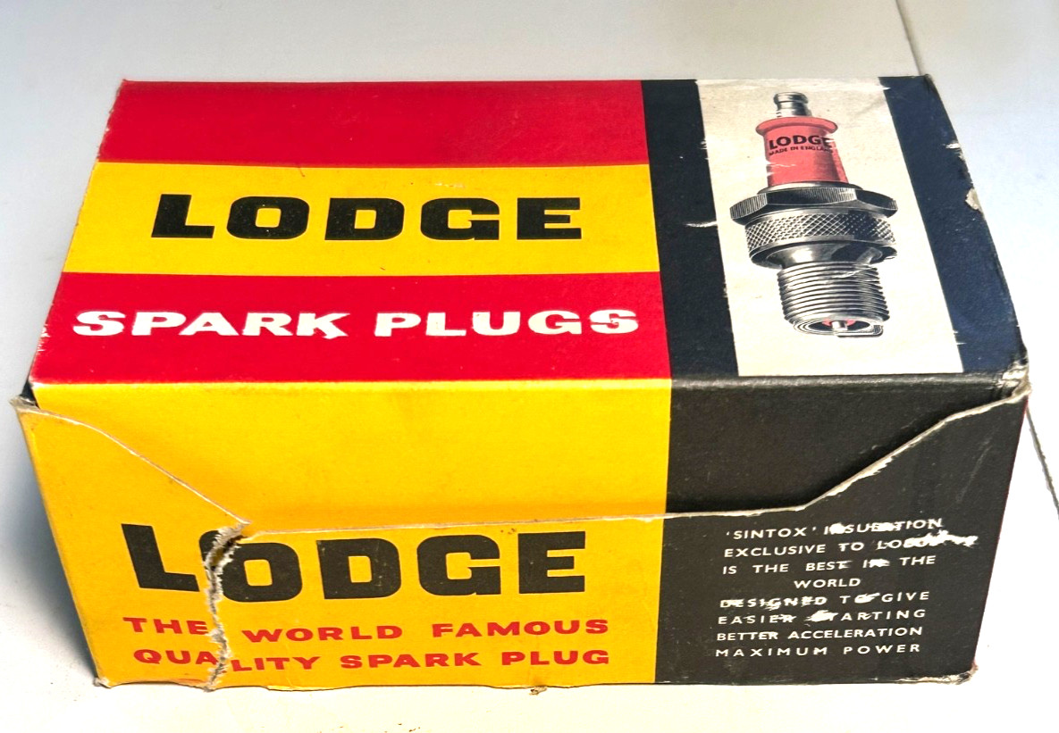 12 Vintage Triumph Pink Golden Lodge HBLN 14mm Spark Plug Plugs NOS Full Box