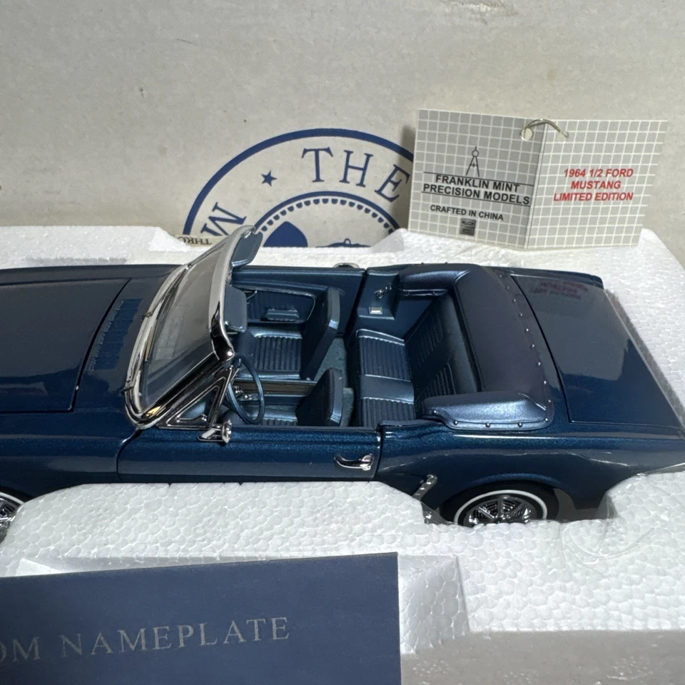FRANKLIN MINT 1964 1/2 FORD MUSTANG CONVERTIBLE BLUE B11E303 LE # 0094/2500 - Image 4 of 4