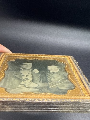 Antique Daguerreotype Photo w/half Of A Case, Father & Son - Picture 15 of 15