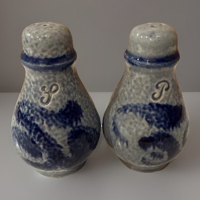 Vintage Kitschy Blue Gray Stoneware Salt & Pepper Shakers Set Textured Finish 3''