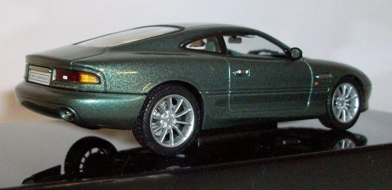 Autoart escala 1/43 diecast AA50204 Aston Martin DB7 verde metálico Foto 2 de 3