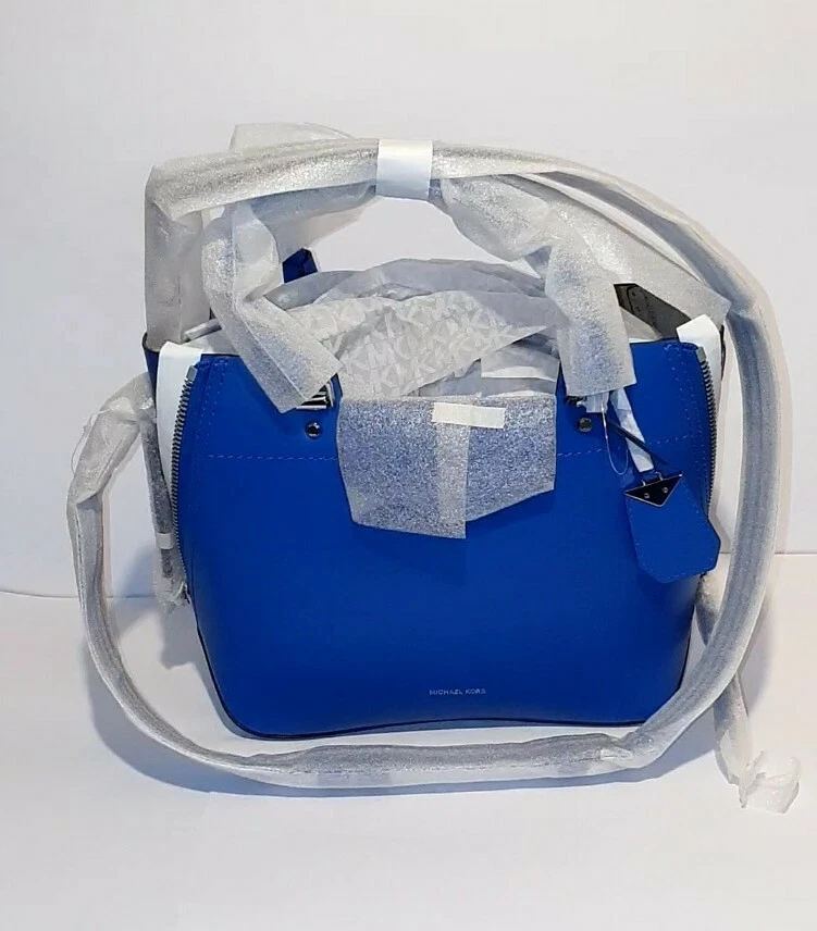 Michael kors blakely medium messenger sale