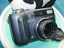 Sony Cyber-Shot DSC-S85 Digital Camera 4.0mp - Black