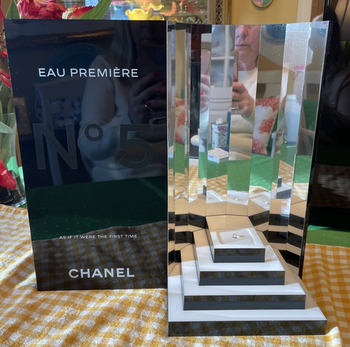 Vtg Chanel No.5 Eau Premiere Counter Display Arylic 15" Lighted Perfume Stand