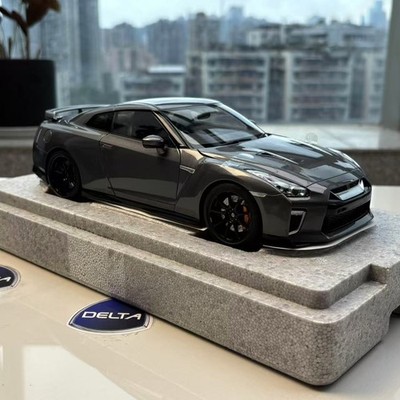 Motor helix Mh 1/18Nissan GTR R35 T Spec Gun Metal Metallic