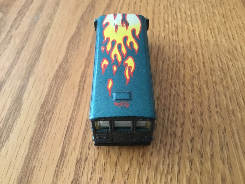 Autobús Mattel Hot Wheels Heat Fleet 1988 verde fundido a presión escala 1:64 llamas Foto 2 de 4