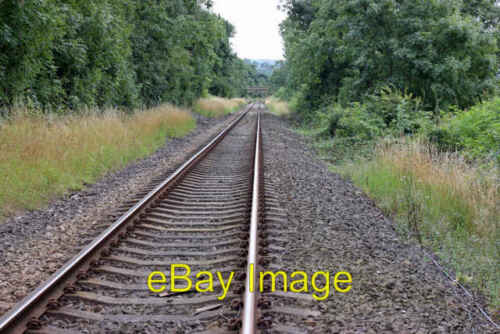 Photo 6x4 Towards Great Ayton Station This is the Middlesbrough to Whitby c2008 - Foto 1 di 1