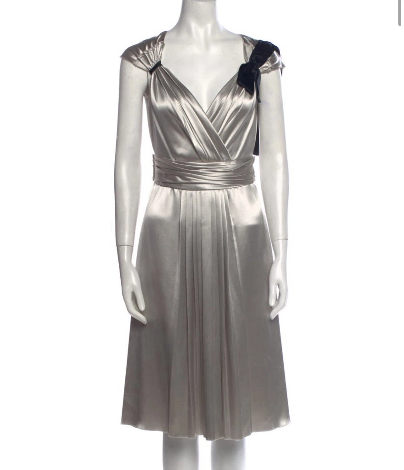 Abito Prada grigio effetto raso con fiocco nero IT40