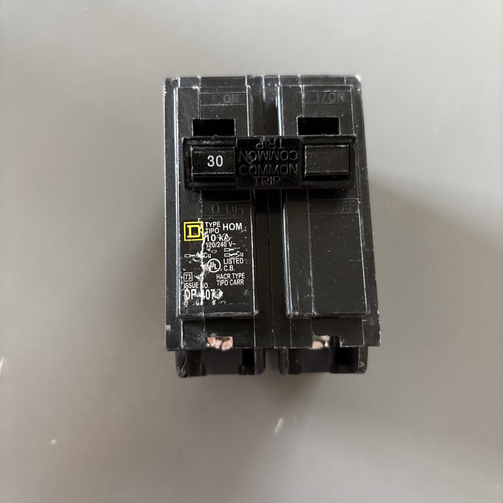 Square D Homeline HOM230 2 Pole 30 Amp 120 240V Type HOM Plug In Circuit Breaker
