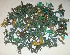 Vintage Lot of 140 Army Men Soldiers Gray Green Blue Hong Kong WW II Others