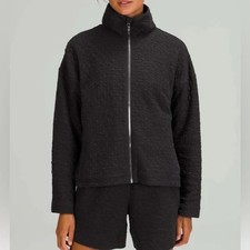 Lululemon size 8 Rippled Full Zip Jacket Black Quilted Lined Stretch