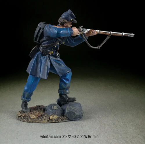 W. Britain - Federal in Frock Coat Standing Firing, No.3 #31372