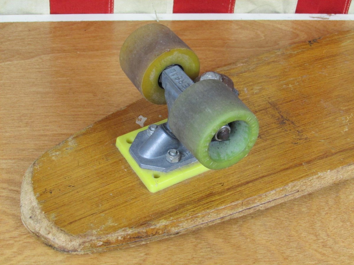 Vintage 1970s Duraflex Splinter Wood Skateboard Universal Vintage 1970s Duraflex Splinter Wood Skateboard Universal