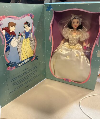 Snow White And The Seven Dwarfs 1997 “Wedding Snow White” Doll 18958 NIB