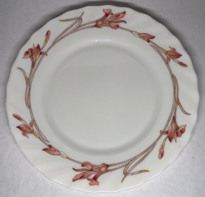 【ヴィンテージテーブルウェア】フランス /arcopal Arcopal France Florentine Scalloped Opal Glass Dinner Plates 10.25