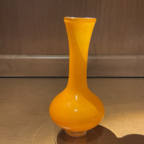 Orange Cased Glass Vase 6-3/4" Tall - Afbeelding 2 van 6