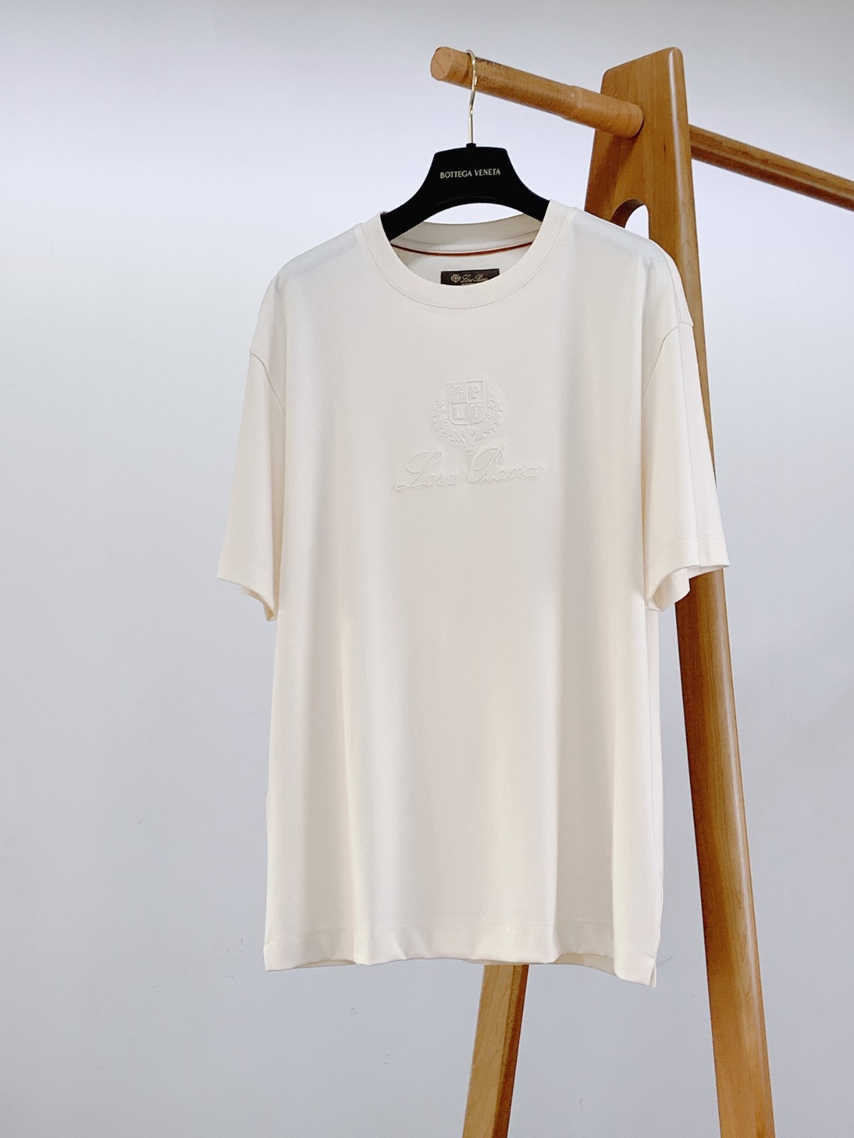 LORO PIANA Cream White Embroidered Crest Logo T-Shirt Full Size