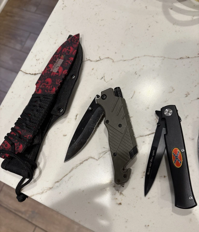 Paquete de 7 cuchillos - Cuchillos de bolsillo - Cuchillo de supervivencia zombie de riesgo biológico Foto 2 de 3