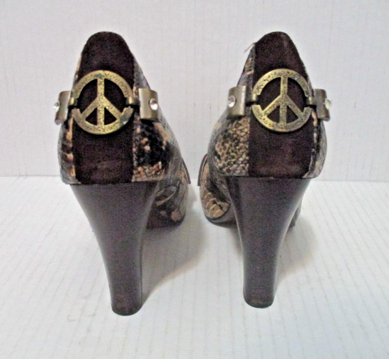 Edgy Naughty Monkey Brown Python Pumps - Size 8 - image 8