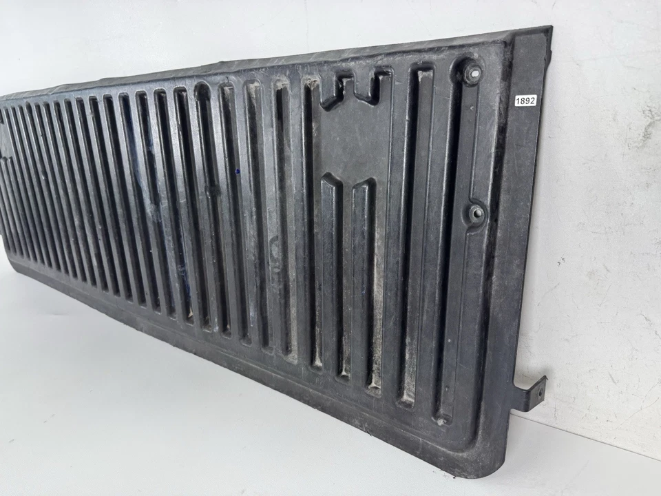 2004-2009 Nissan Titan Tailgate Liner Plastic OEM 734827S205 - Изображение 2 из 4