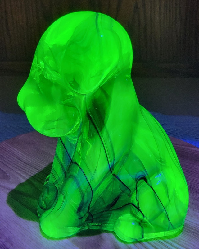Boyd Art Glass POOCHE Dog VASELINE SURPRISE  #123 Made 2-8-2000  GLOWS