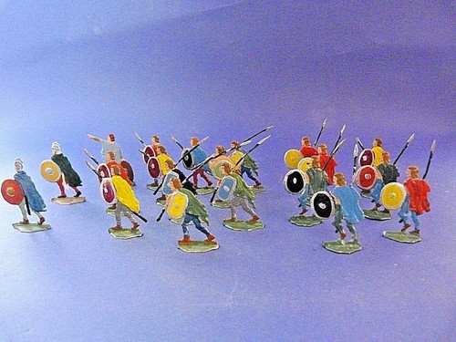 Plats d'étain - flat tin - Zinnfiguren - 20 guerriers germains (L20