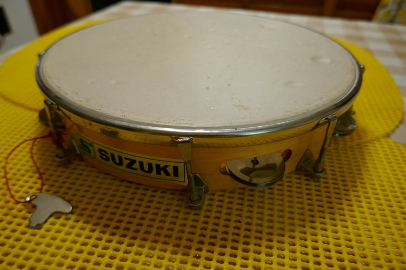 SUZUKI TAMBOURINE WITH CHANGEABLE/MOUNTABLE HEAD, GRIP HANDLE, 8 SETS OF JINGLES