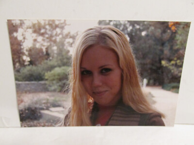 VINTAGE FOUND PHOTOGRAPH COLOR ART PHOTO BLONDE WOMAN BIG LIPS SCAR JO SCARJO