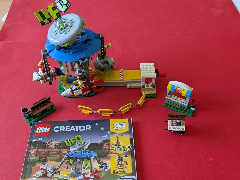 LEGO Creator 31095 Fairground Carousel, Foto 1 von 5
