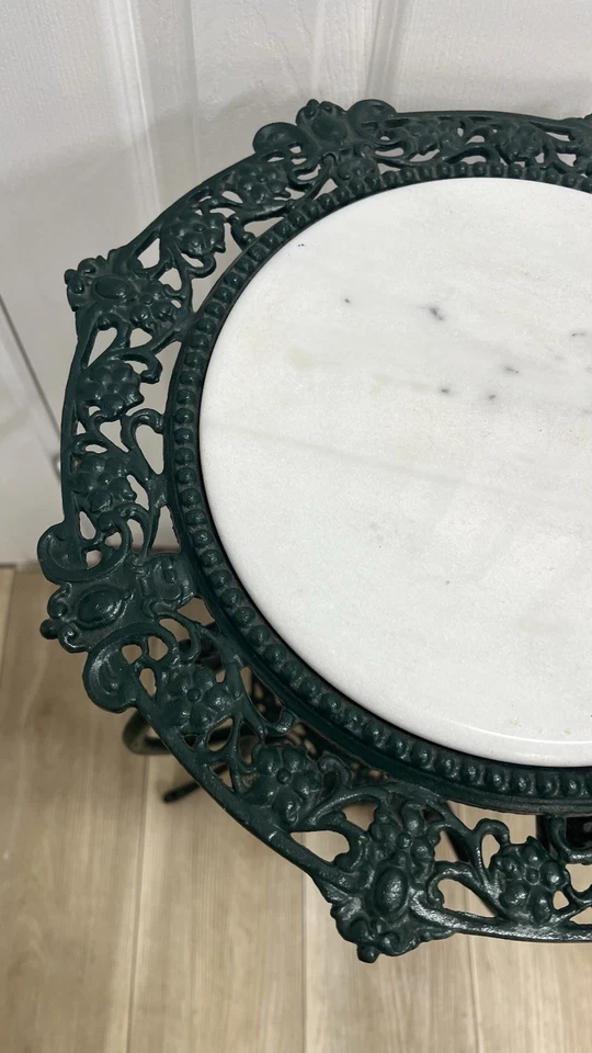 Антикварная чугунная подставка для растений с мраморным верхом — винтажный декор высотой 28 дюймов - Изображение 4 из 4