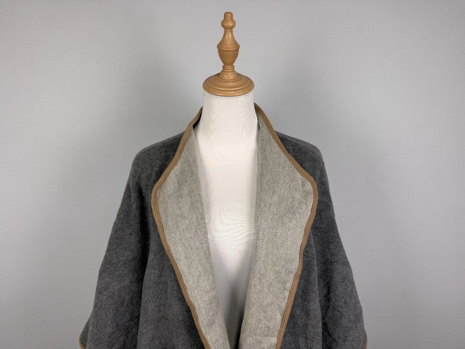 Vintage AKRIS PUNTO Wool Angora Gray Pockets Two Side Snap Poncho Coat Sz US 10 - Image 2 of 4