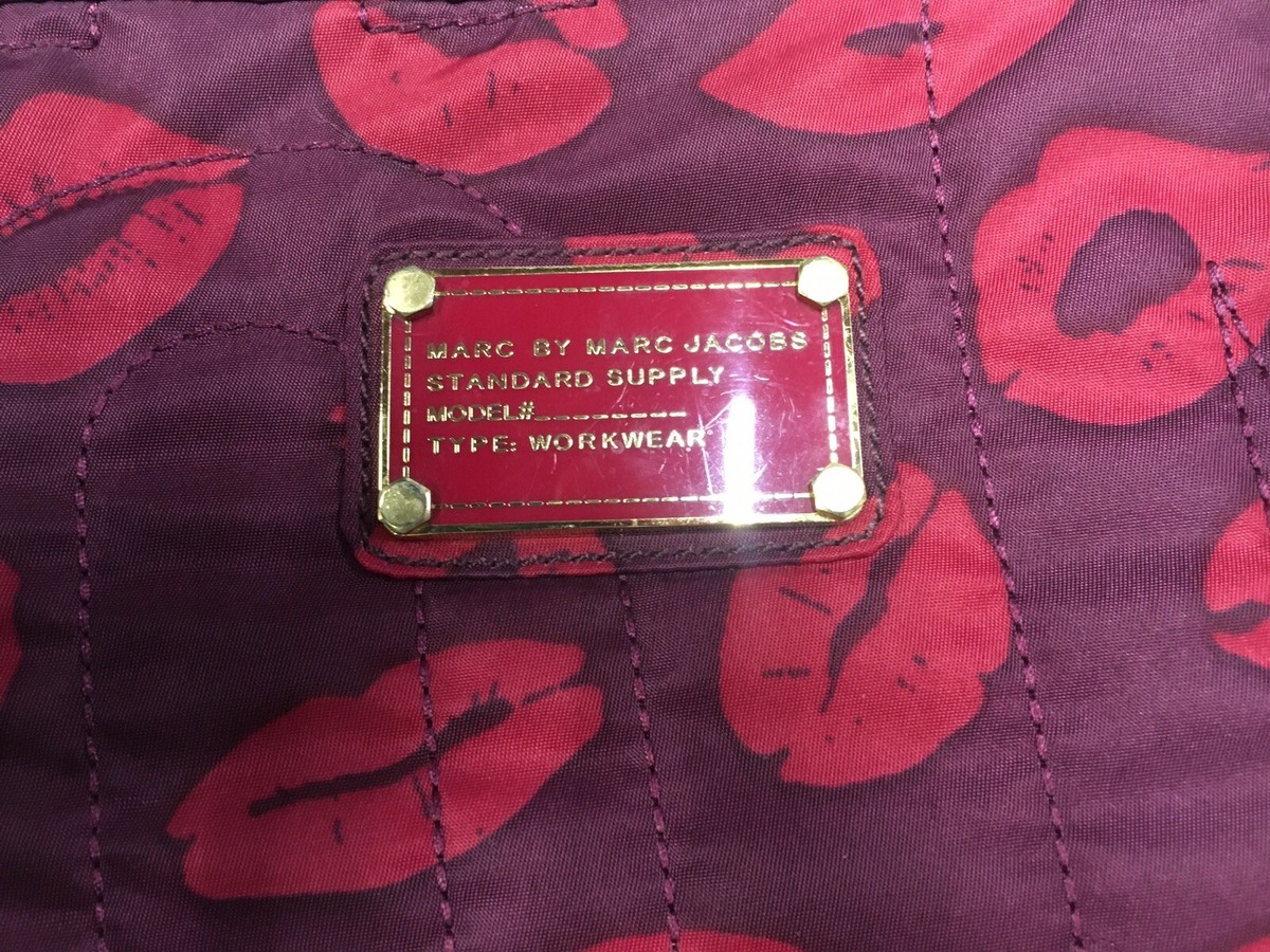 Marc by Marc Jacobs Kisses Lips computer Sleeve With Neoprene Liner View 3