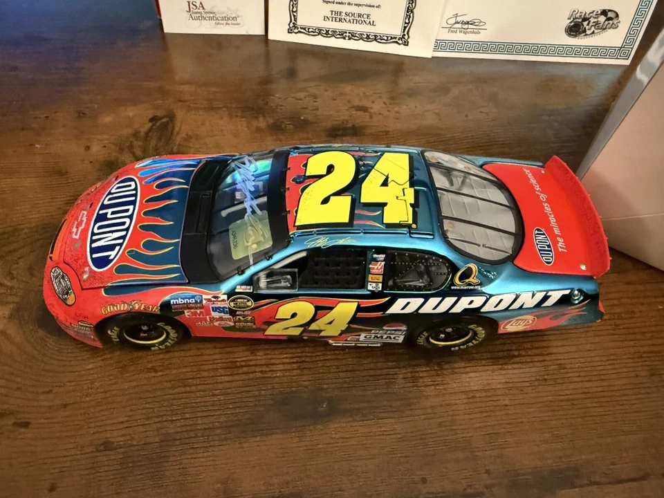 Jeff Gordon Firmado Daytona 500 Win Raced Cromo 1/24 Diecast Certificado de Autenticidad NASCAR Foto 4 de 4