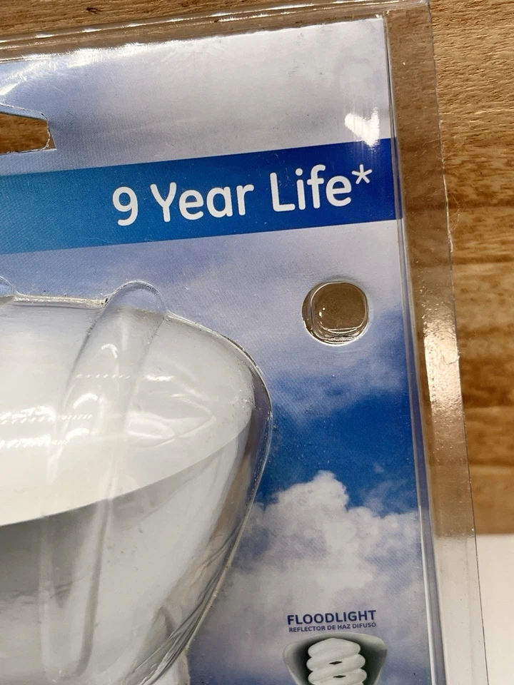 GE Reveal R30 CFL Bulb 61164 NEW 65w 660 Lumens 9 Year Bulb - Image 4 of 4