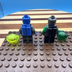 LEGO  Insectoids Zotaxian Minifigures lot (2) Lieutenant Maverick sp021 + sp024