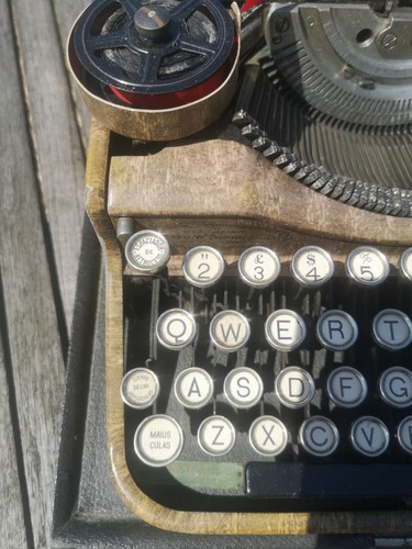 Underwood Portable Typewriter 4 Bank, 1927, Spanish, Green wood, Arturo W. Boote - Picture 6 of 22