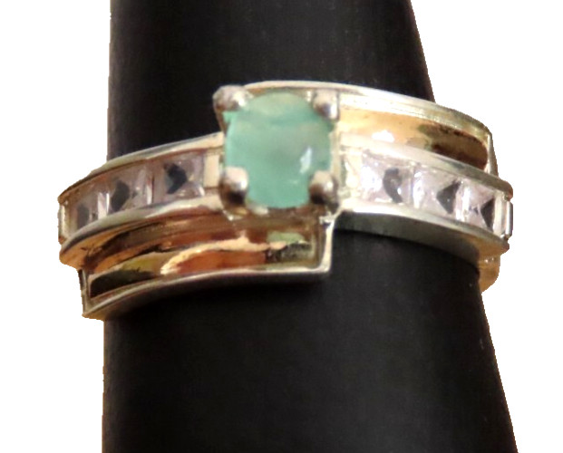 Anillo de plata 925 y un poco de oro 18k con esmeraldas colombianas naturales