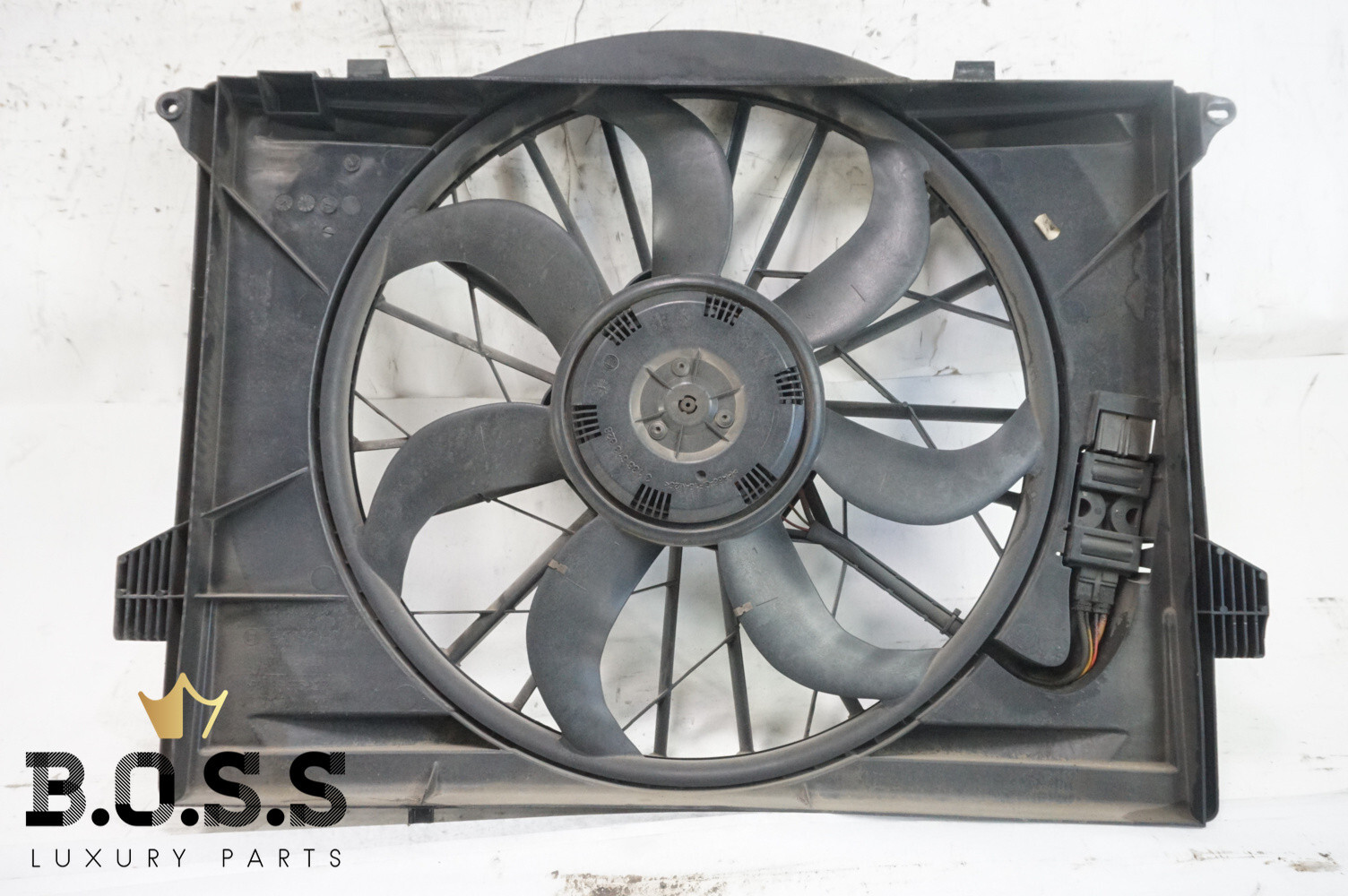 03-11 Mercedes CLS500 E350 E550 Engine Motor Cooling Radiator Fan Assembly OEM
