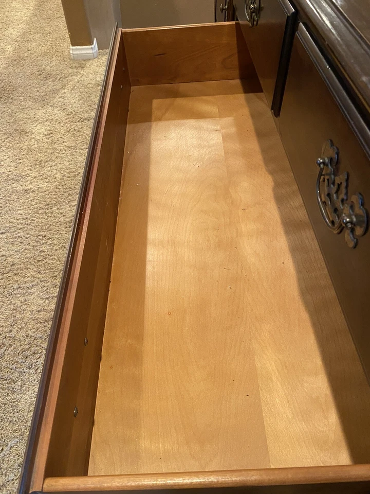 Aparador vintage Ethan Allen Queen Anne #11-6207 Foto 4 de 4