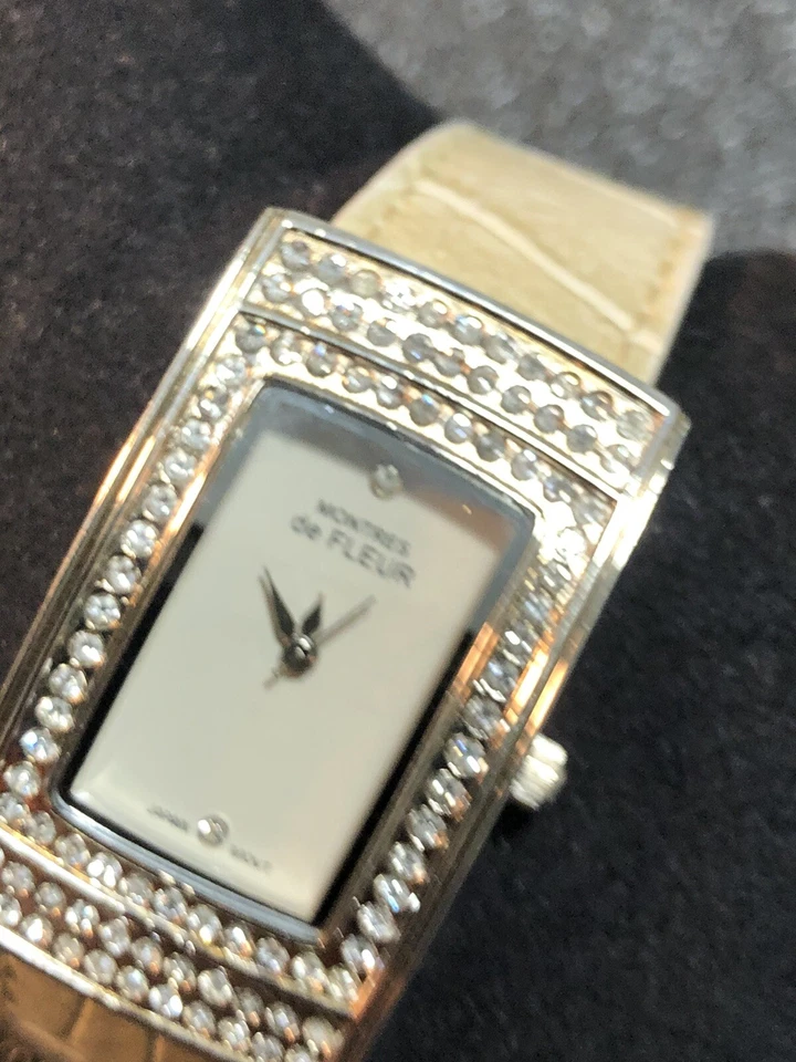 Reloj Damas Vintage Tono Plateado Bisel Gemado Montres de FLEUR Batería Nueva Foto 2 de 4