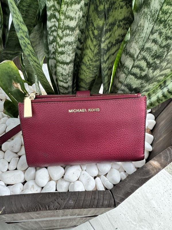 Michael Kors Jet Set Double Zip Pebble Leather Smartphone Wristlet Burgundy 