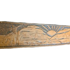 Vintage Tooled Leather Western Horse Belt in Warm Chestnut Brown Size 34 Unisex