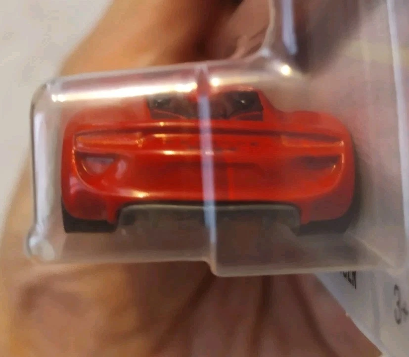 Matchbox 2025 Porsche 918 Spyder Rossa 1:64 - Immagine 3 di 4