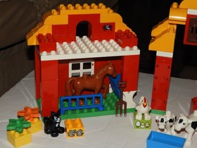 Lego Duplo Big Farm Set 10525 Incomplete 112 pieces/missing 9 READ