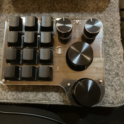 Custom Keypad - 12 Key - 4 Knob - Black And Red Switches