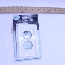 Hampton Bay Single Outlet Duplex Wall Plate White 1-Gang