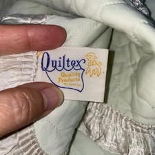 Antique 1960-70ish Quiltex Mint Green Baby Quilt Blanket approx 34x48 inches