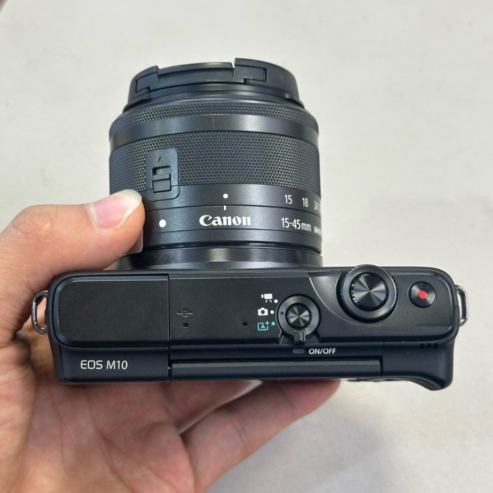 Canon EOS M10 Mirrorless Digital Camera with EF-M 15-45mm Lens
